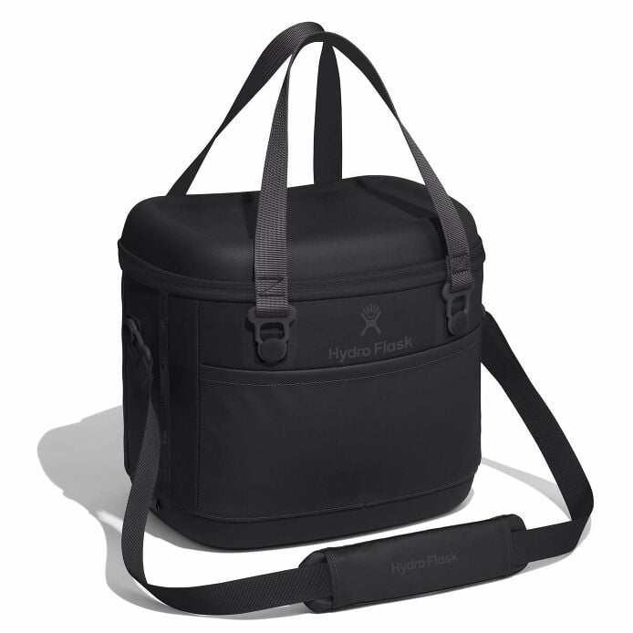 game-day-bundle-p3 12pco001-carryout-cooler-15l-black-angled_1_1.jpg