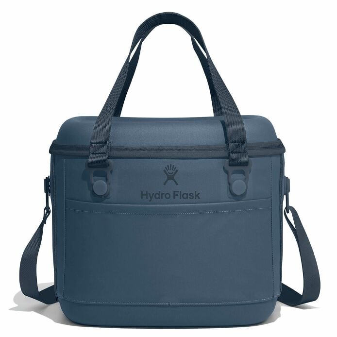 carryouttm-soft-cooler-15-l-l4 12pco384-carryout-cooler-15l-harbor-blue-straight_1.jpg
