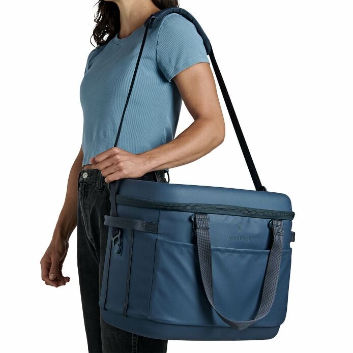 carryouttm-soft-cooler-30-l-h6 250815_hydro_s26_hb_14546_5.jpg
