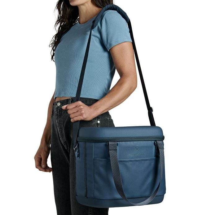 carryouttm-soft-cooler-15-l-l4 250815_hydro_s26_hb_14556_6.jpg