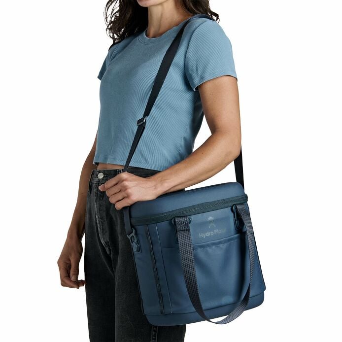 carryouttm-soft-cooler-10-l-h4 250815_hydro_s26_hb_14560_1_4.jpg