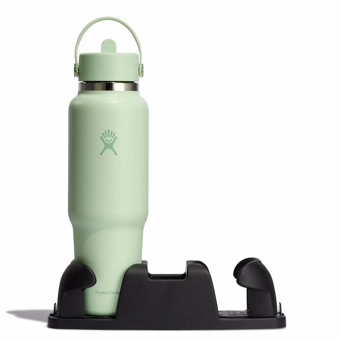40-oz-travel-bottle-with-flex-straw-cap-m9 aloe-travel-bottle-in-cuplholder_3_3_1.jpg