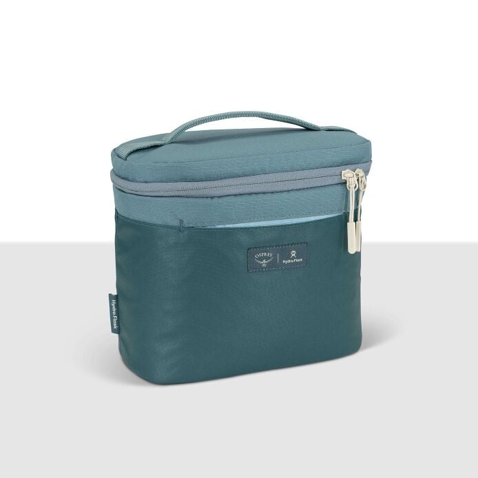 osprey-axis-x-hydro-flask-campus-essentials-bundle-n4 axisxhydroflask_s26_detail1_cascadeblue_10007249_1.jpg