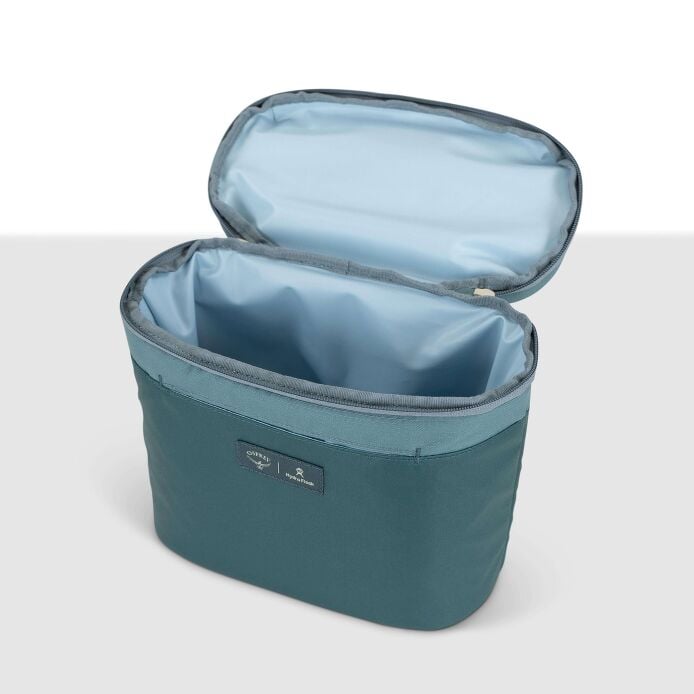 osprey-axis-x-hydro-flask-campus-essentials-bundle-n4 axisxhydroflask_s26_detail2_cascadeblue_10007249_1.jpg