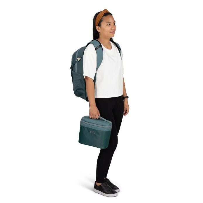 osprey-axis-x-hydro-flask-campus-essentials-bundle-n4 axisxhydroflask_s26_onbody1_cascadeblue_10007249_2.jpg