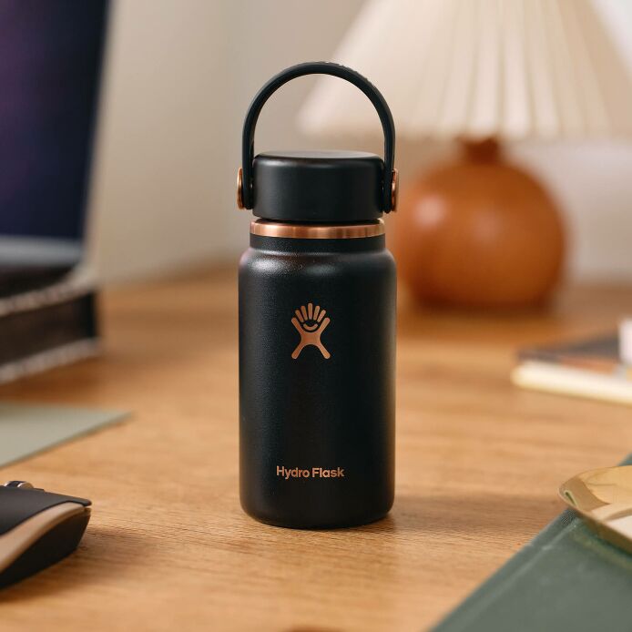 arc-collection-micro-hydro-200-ml-a4 black_-_lifestyle_1.jpeg