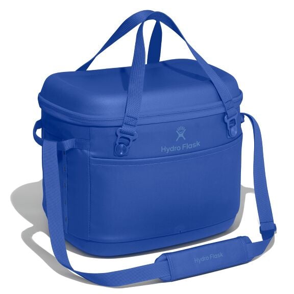 carryouttm-soft-cooler-30-l-h6 cpco382_carryout_cooler_30l_capri_blue_angled_1.jpg