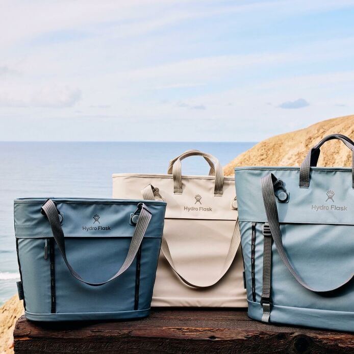 carryouttm-soft-cooler-tote-10-l-a6 hf_carryout_bouwer_d1_l1_torrey_pines_still_life_0055_4.jpg