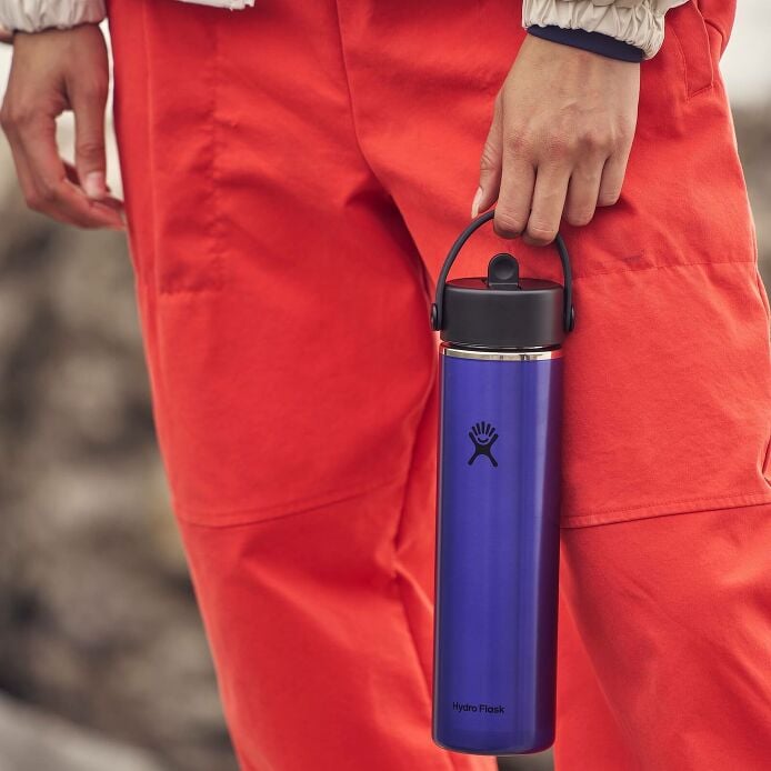 24-oz-lightweight-flex-straw-bottle-a9 hf_s26_lightweight_mcinnis_7443_3.jpg