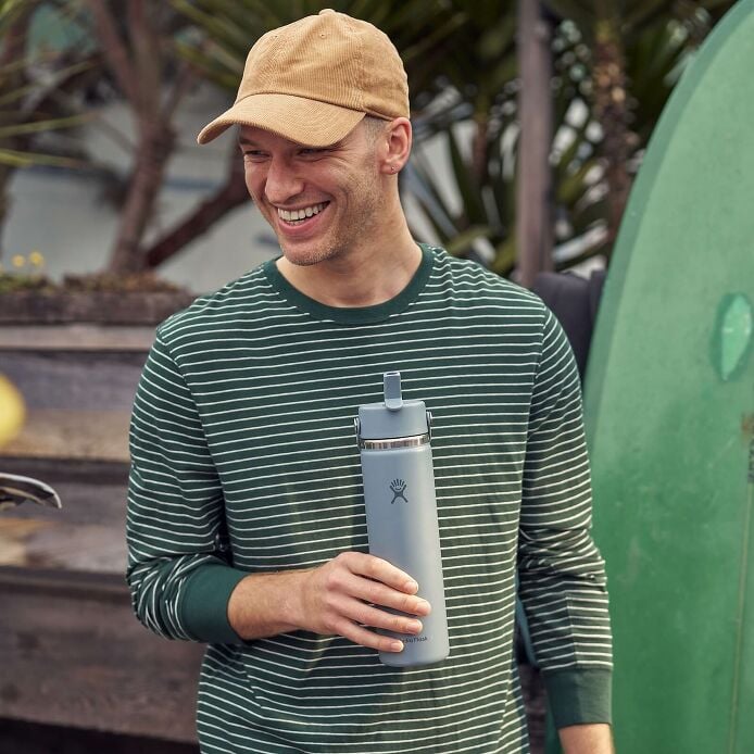 24-oz-wide-mouth-with-flex-straw-cap-x7 hf_s26_mcinnis_0232_13.jpg