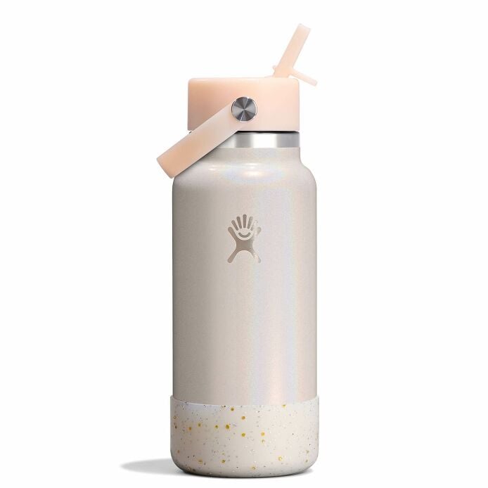 medium-boot-a5 le-f25w32-g-32-oz-wide-flex-straw-cap-glimmer-cream-straight-withboot_1_1_1.jpg