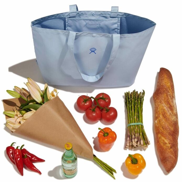 20-l-tag-along-tote-l5 rt20484_20ltagalongtote_surf_packing_1.jpg